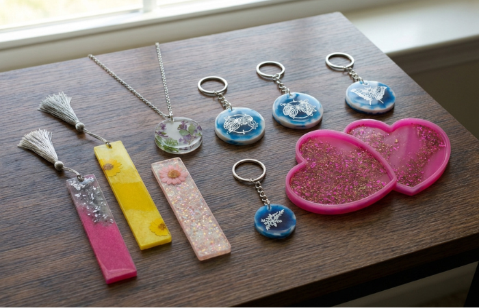 Was kann man aus Epoxidharz machen, wenn man keine Idee hat? Sehen Sie sich 4 Projekte mit detaillierten Video-Tutorials und Materiallisten an