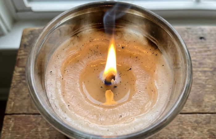 Common candle making problems – Part 2: Smoking, sputtering and extinguishing