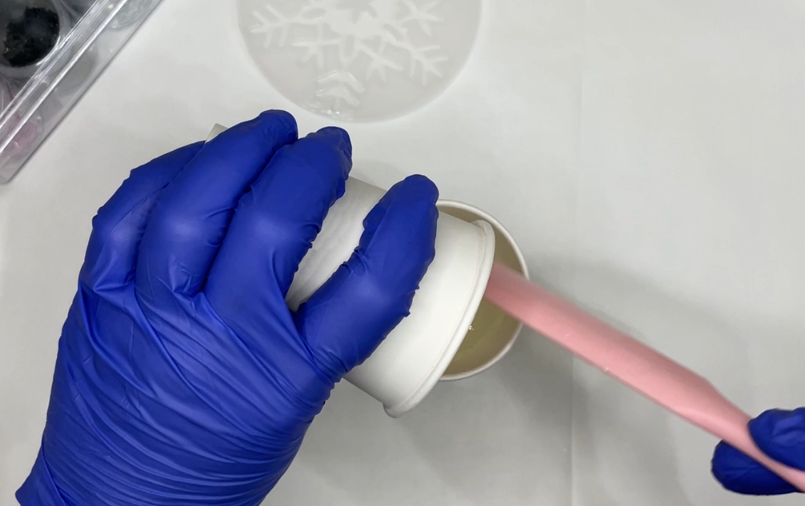 Výroba záložky z pryskyřice