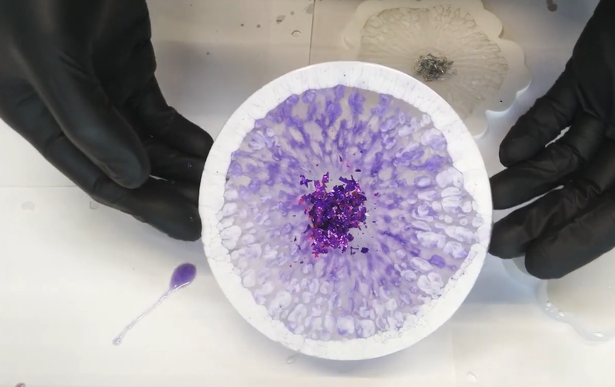 Odlévání podtácku z pryskyrice