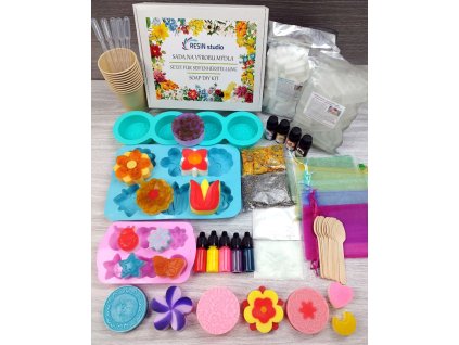 Gift starter kit for making XXL soaps