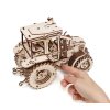 Dřevěná 3D stavebnice — traktor Belarus-82.3 s pluhem