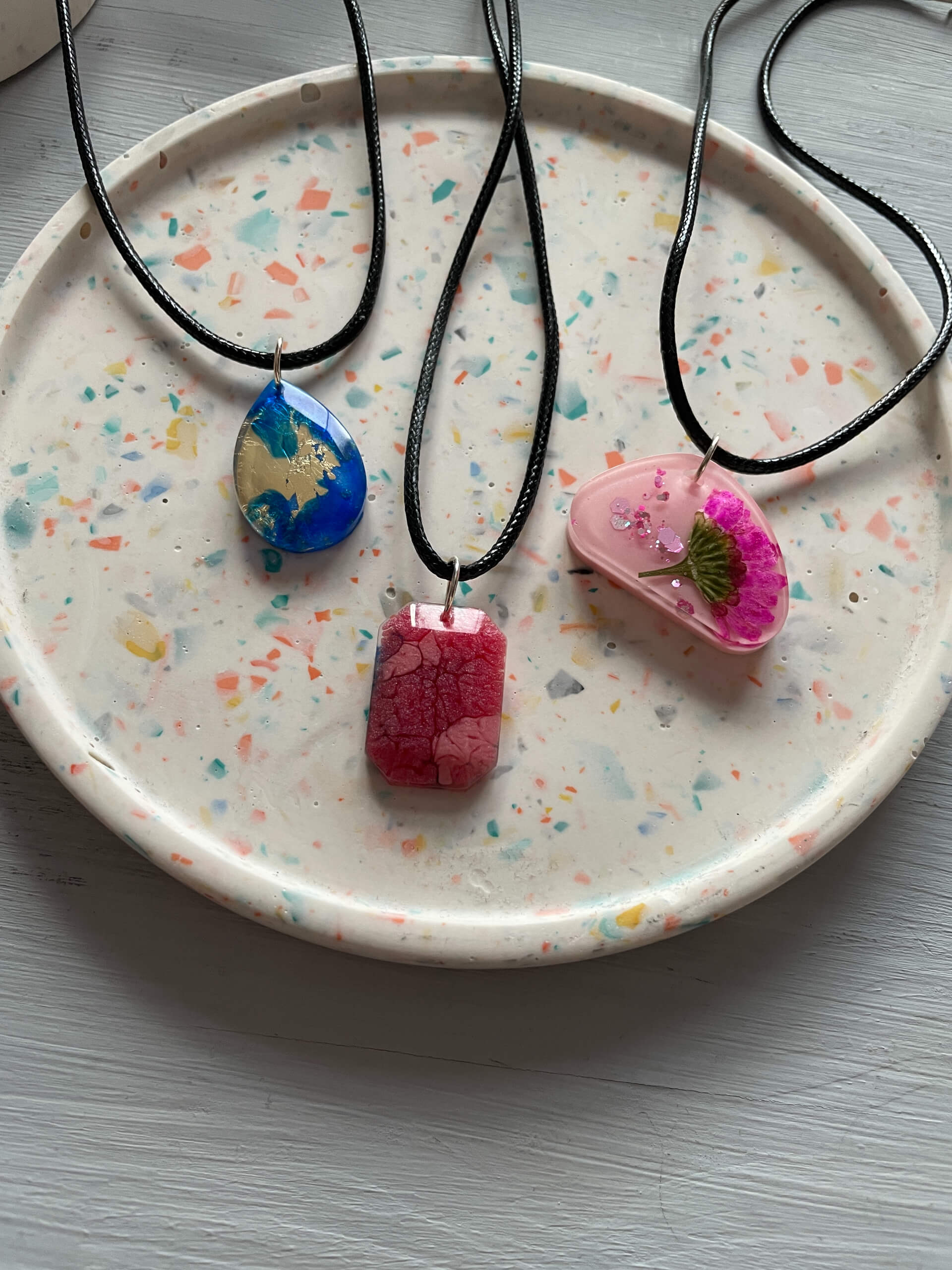 Ako vyrobiť šperky zo živice