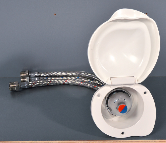 Směšovací ventil pro venkovní sprchu