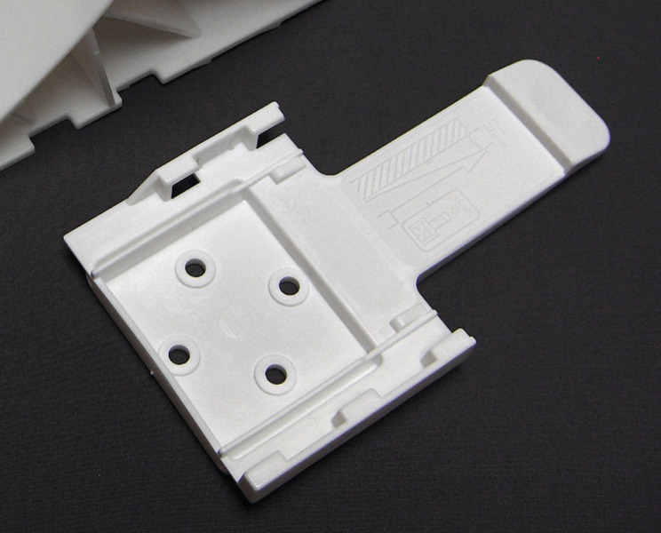 Držák na klíny - bílý  plast- 1ks