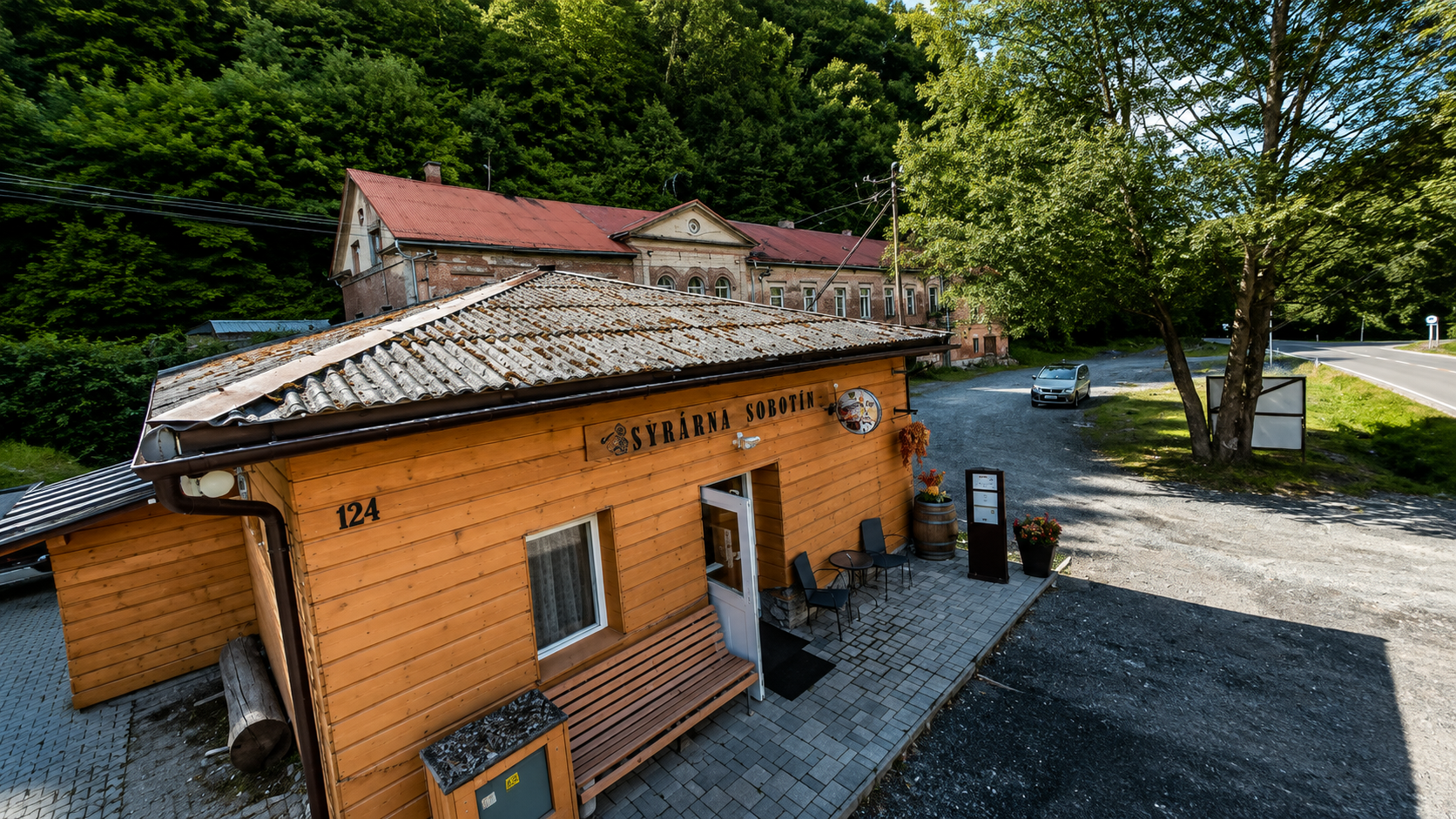Prodejna sýrů u Resortu