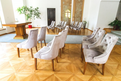  Nově vybavená obřadní síň v Žatci | Luxusní židle Ressed