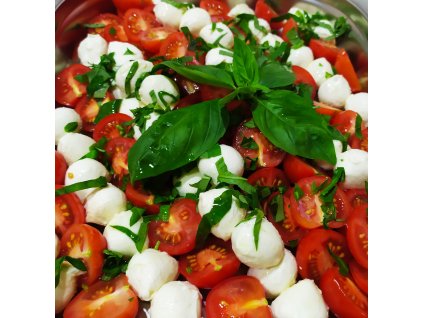 Mozzarela-třešinky, cherry rajčata, bazalka - odběr 31.12.