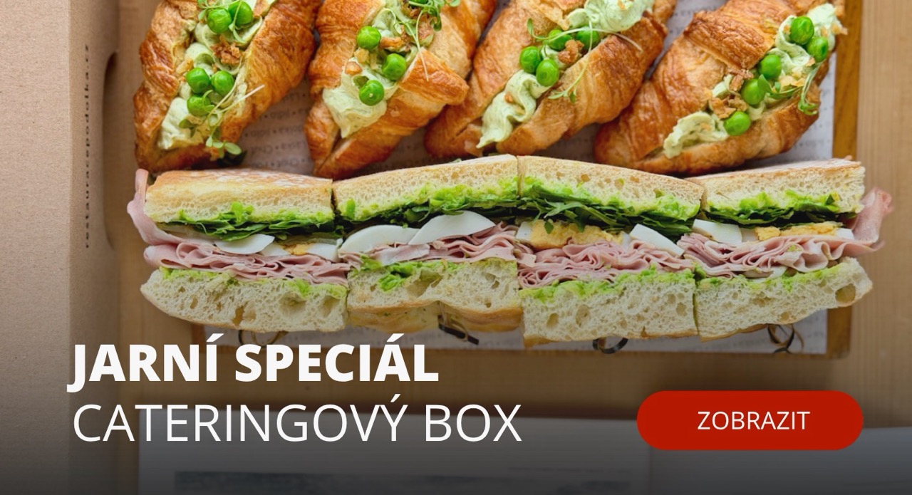 Jarní special – croissant s medvědím česnekem a focaccia s hráškem a mortadellou – sezónní catering box 16 ks | Restaurace Podolka Praha