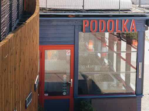 Vchod do restaurace Podolka