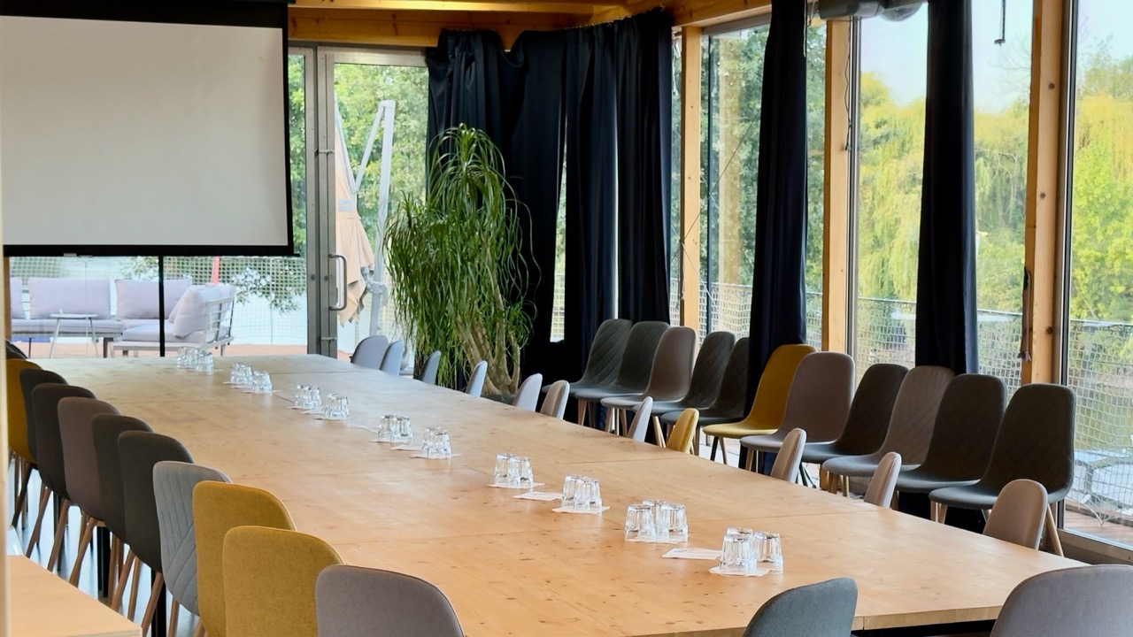 Klubovna YC CERE – interiér 2