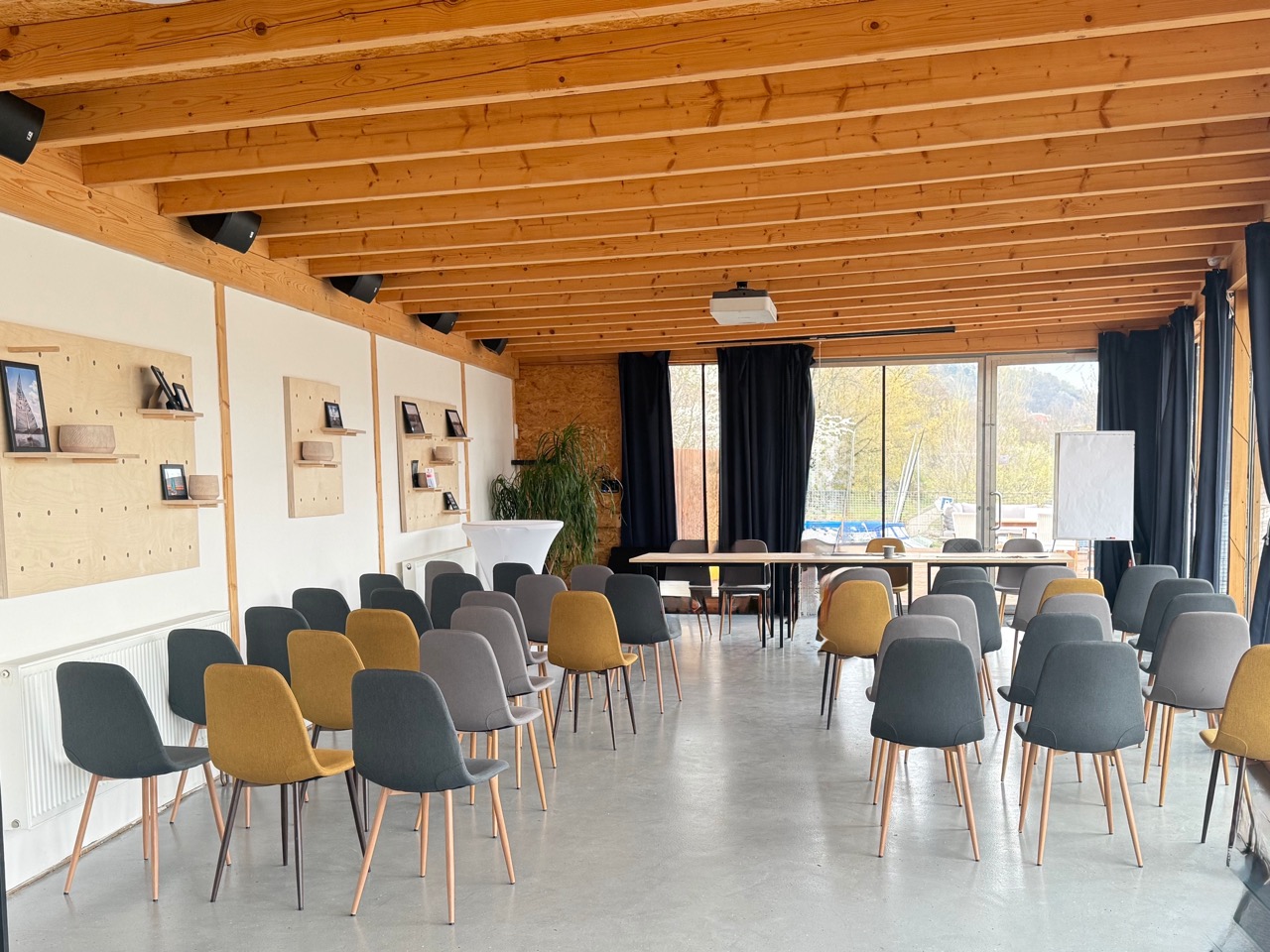 Klubovna YC CERE – založení divadlo