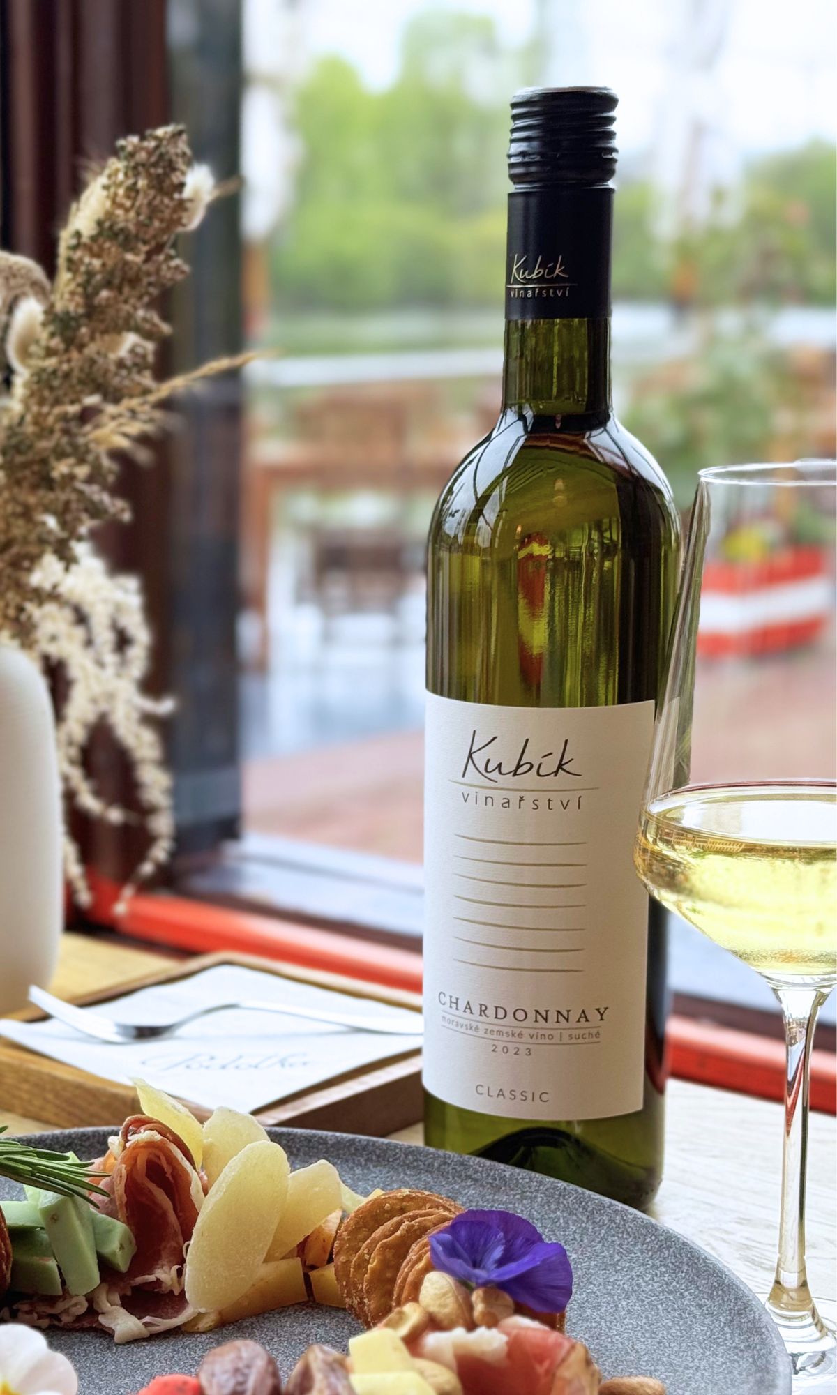 Růžová a červená vína — Frankovka Rosé, Merlot, Primitivo, Aglianico, Syrah, Ripasso, Barbera, Becherovka, Jack Daniels