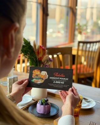 Čím udělat radost nejen k MDŽ? Co třeba dárkovým poukazem do Podolky ♥️!