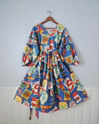 “This dress is great! Really terriffic. Probably the best dress of all the dresses. Everyone agrees!” Moje American diner...