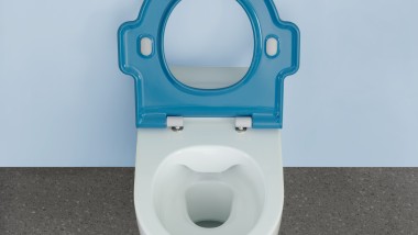 2023-geberit-bambini-wc-ch-3-blau-offen-01-380-214-reut-sk