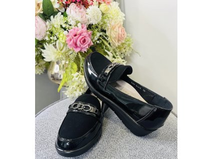 Lakované dámske poltopánky