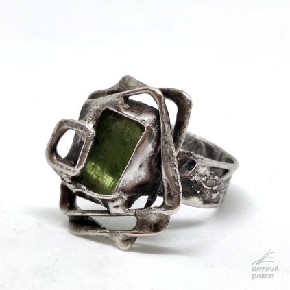 P140 zel kyanit kubus 2