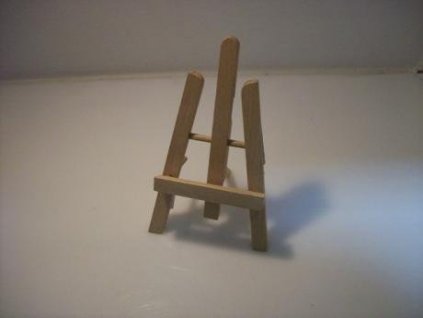 Dřevěný stojánek na vizitky, fotografie - malířský stojan