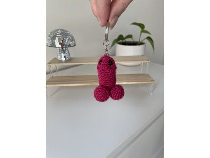 Háčkovaná kľúčenka pipík magenta