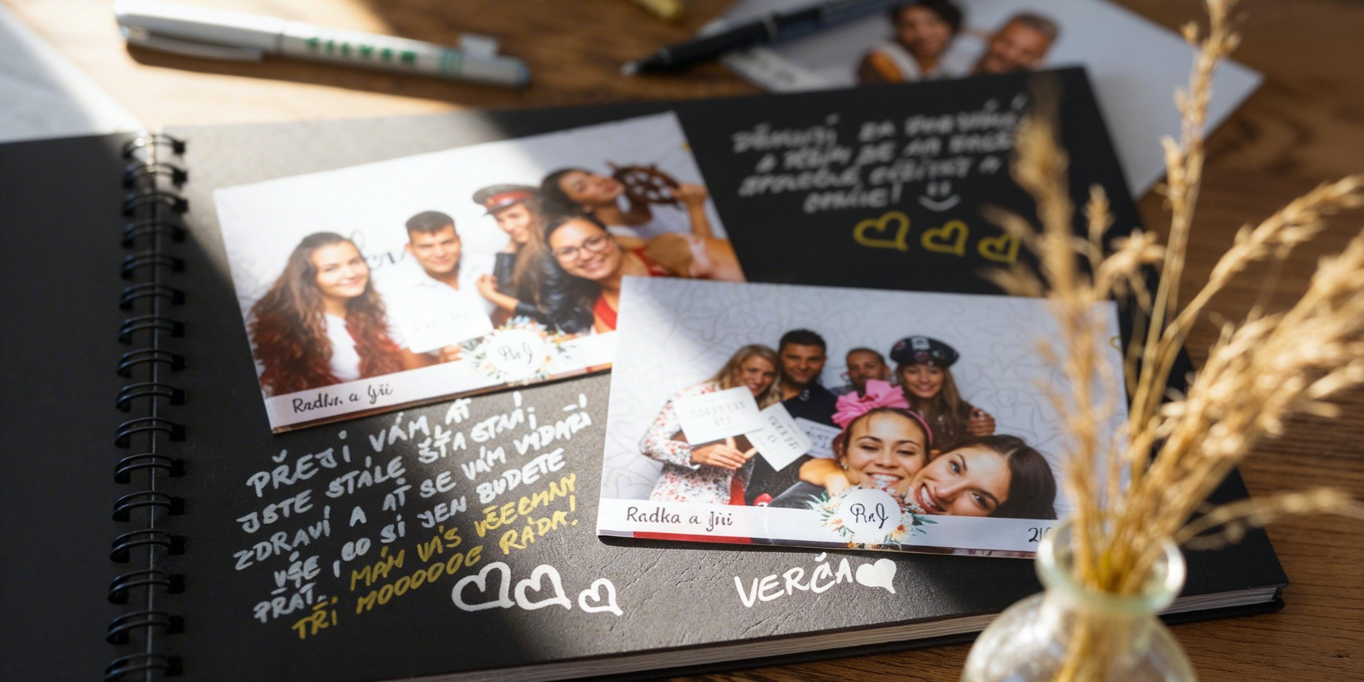 Detail vnitřních listů svatební knihy hostů