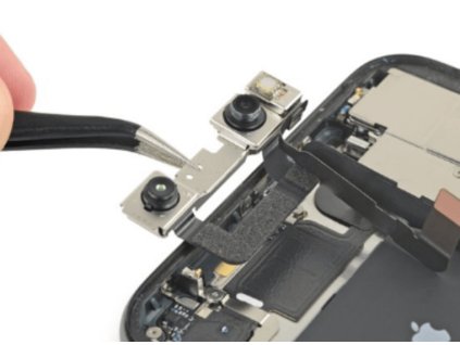 Výměna přední kamery - iPhone 13 mini