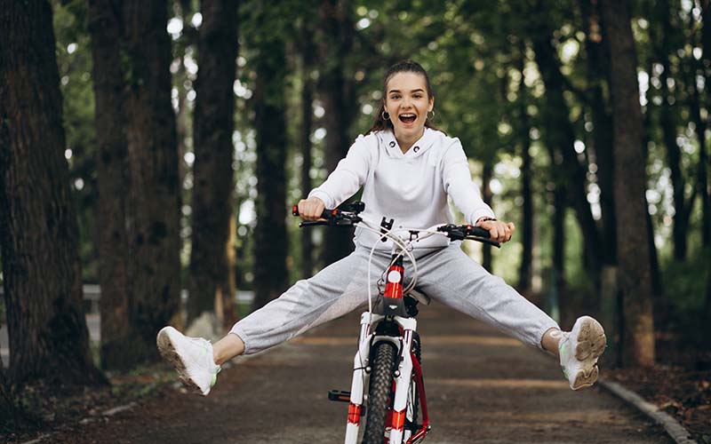 10 dôvodov, prečo by ženy mali bicyklovať