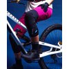 DHARCO STUDIO PROTECTION GRAVITY KNEE PADS FEMALE ATHLETE