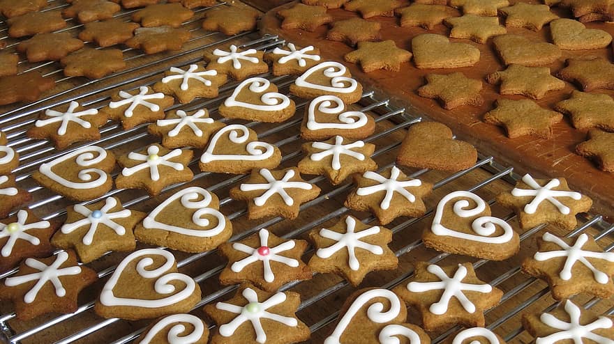 cookies-baking-christmas-gingerbread-bake-traditional-icing-decorated-sweet