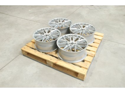 Set of JR28 18x7,5 ET30 + 18x7,5 ET35 5x100 Gloss Silver (PCD 5x100, ET 30)