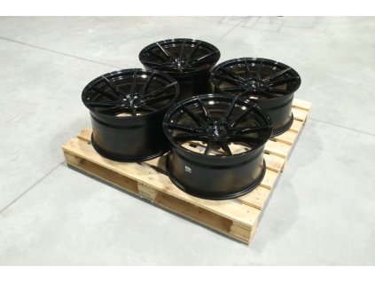 Set of JR21 20x10 ET23 + 20x11 ET43 5x114,3 Gloss Black (PCD 5x114.3, ET 23)