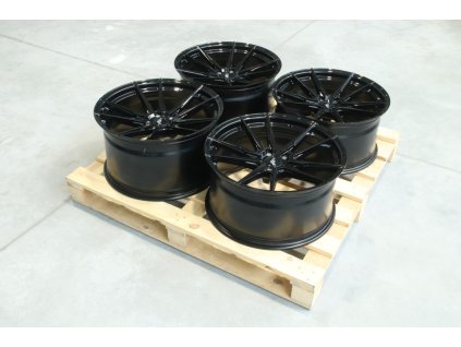 Set of JR21 20x10 ET20 + 20x11 ET25 5x114,3 Gloss Black (PCD 5x114.3, ET 20)