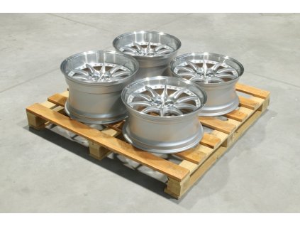 Set of JR41 18x8,5 ET15-35 + 18x10,5 ET15-25 BLANK Silver Machined Face (PCD 5x100, ET 15)