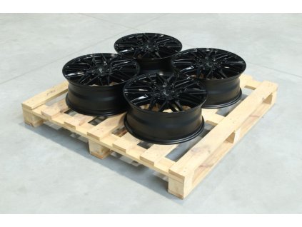 Set of JR28 17x7 ET20 4x108 Gloss Black (PCD 4x108, ET 20, Rozměr 17x7)