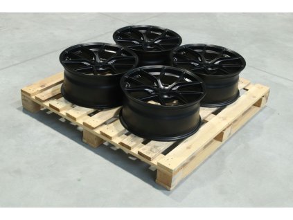 Set of SL01 17x7 ET35 + 17x7 ET40 5x100 Matt Black (PCD 5x100, ET 35, Rozměr 17x7)