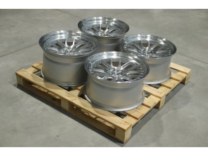 Set of JR40 19x9,5 ET22 + 19x11 ET22 5x114,3 Silver Machined Face (PCD 5x114.3, ET 22)