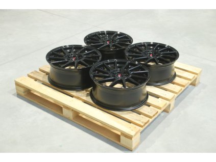 Set of JR22 17x7 ET40 4x100/114,3 Gloss Black (PCD 4x100, ET 40, Rozměr 17x7)