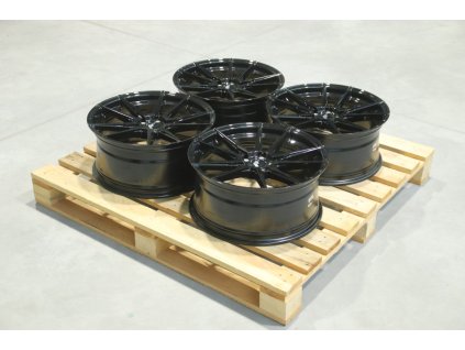 Set of JR21 18x8 ET40 5x100 Gloss Black (PCD 5x100, ET 40)