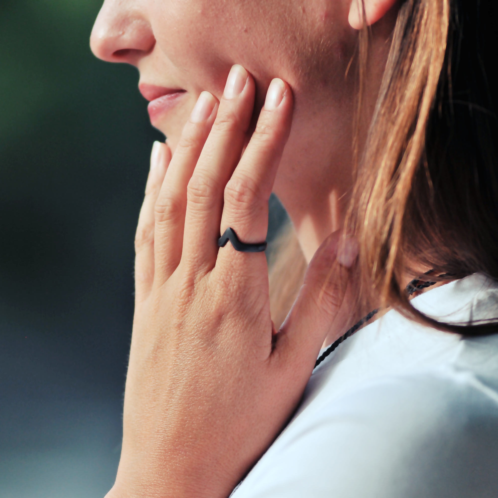 Der schwarze Ring ist ein Symbol des Unterschieds. Warum ist das so?