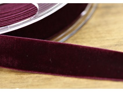 Vínová sametová guma, 22 mm