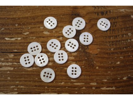 Perleťový knoflík 6 dírek, 10mm