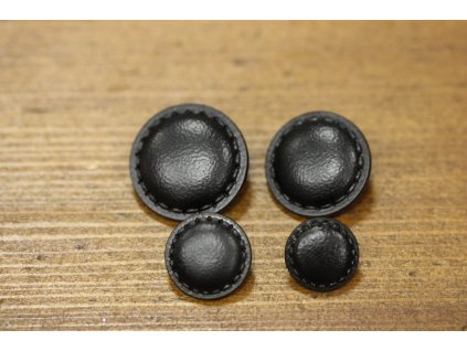 Černý knoflík se štepem, imitace kůže 4 velikosti