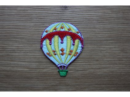 Nažehlovací aplikace "létající balón"