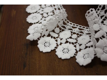 Bílá krajka macrame "Fiore", 8cm