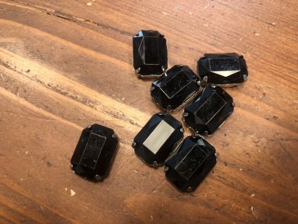 CB2EA0F4 B927 402E BEF1 5A69434CA325