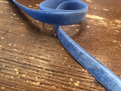 Světle modrá sametová stuha, 16mm