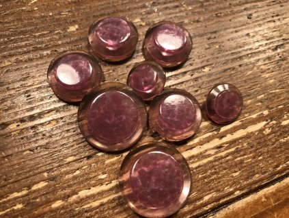 Růžový průsvitný knoflík