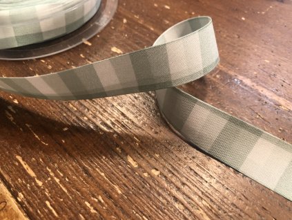 Kostkovaná zeleno-bílá stuha, 25mm
