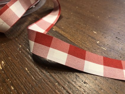 Kostkovaná červeno-bílá stuha, 25mm