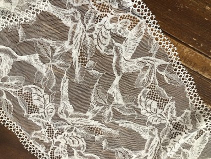 Bílá pružná krajka s vlaštovkami, 23cm